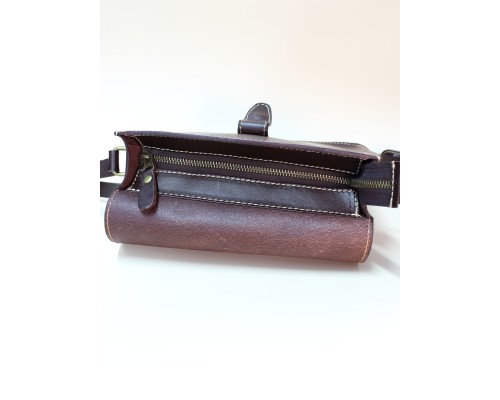 Женская жёсткая сумочка на плечо из толстой натуральной кожи