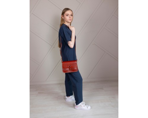 Женская жёсткая сумочка на плечо из толстой натуральной кожи